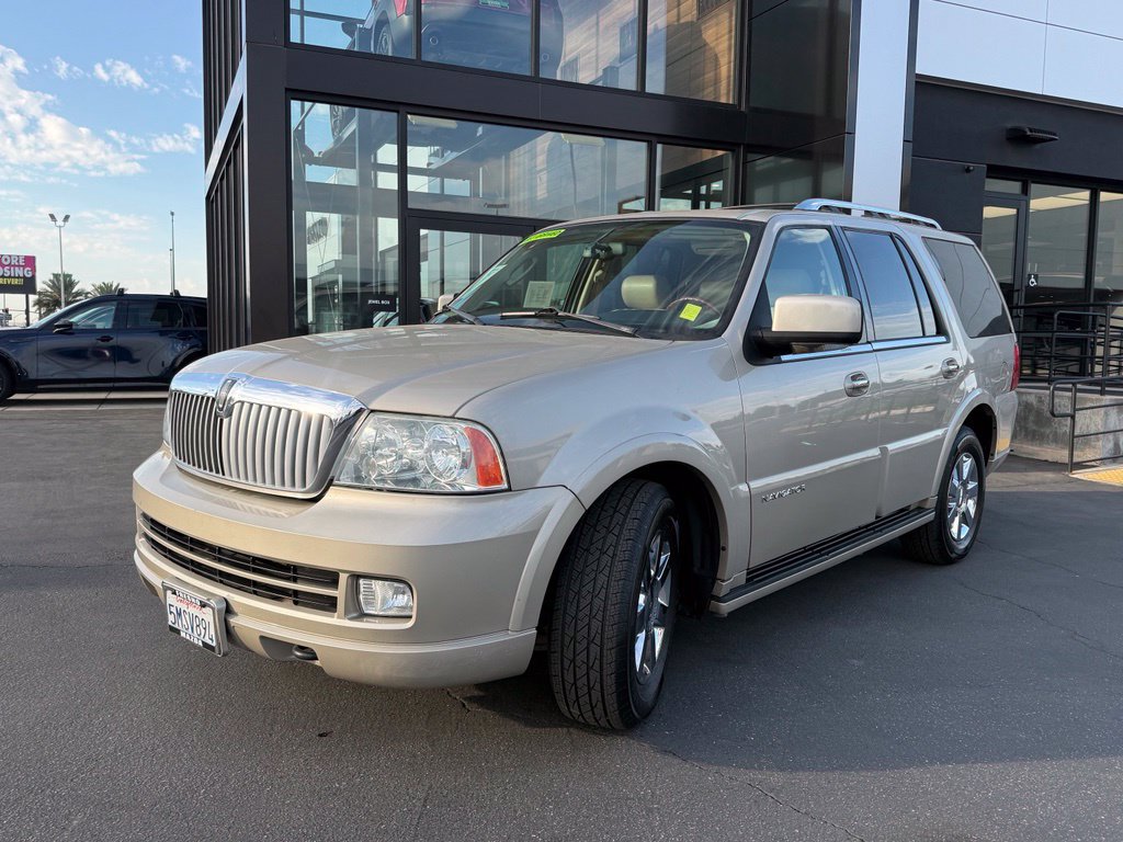 Used 2005 Lincoln Navigator Ultimate