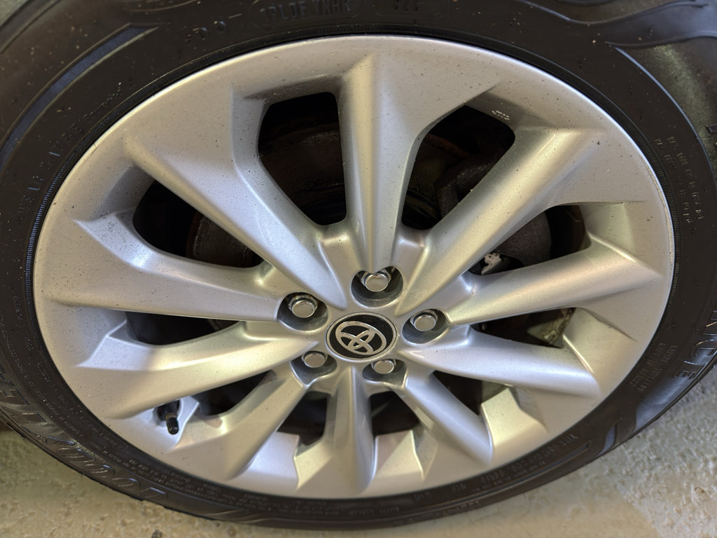 Used 2022 Toyota Corolla XLE FWD image 36