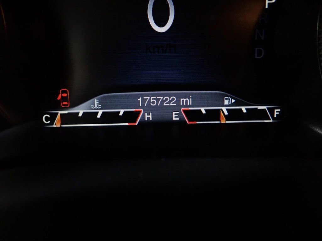 Used 2016 Jeep Cherokee Limited image 22