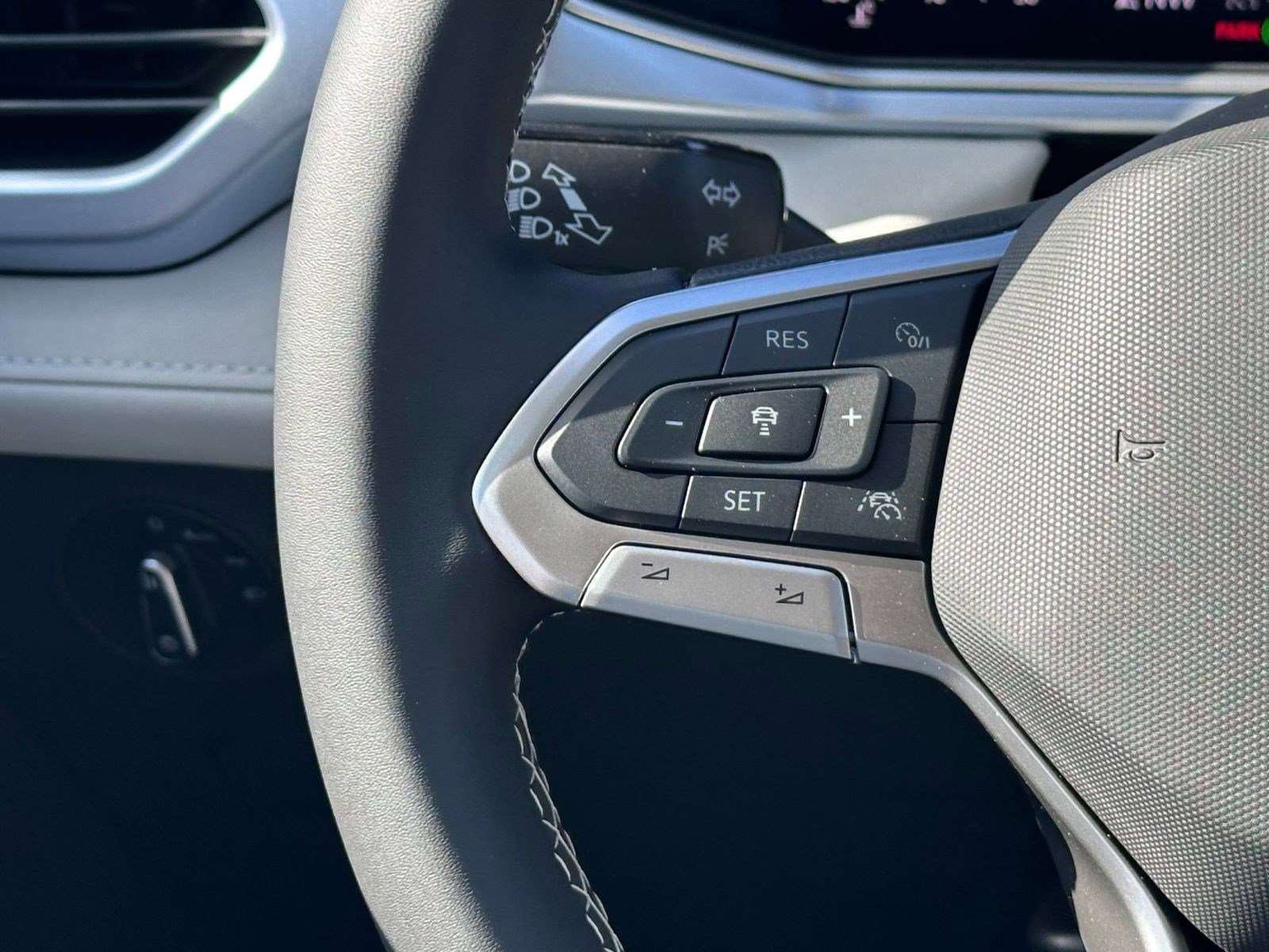 New 2026 Volkswagen Taos SE image 16