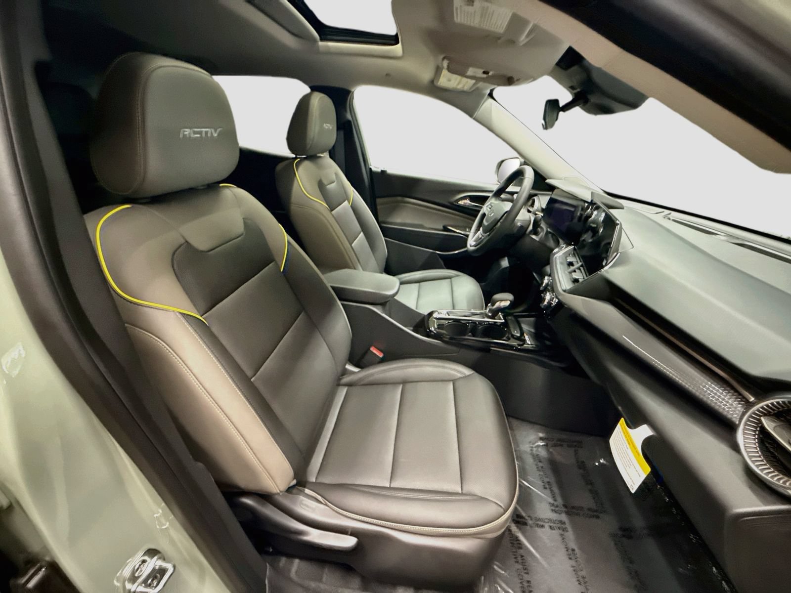 New 2026 Chevrolet Trax ACTIV w/ Sunroof Package FWD image 31