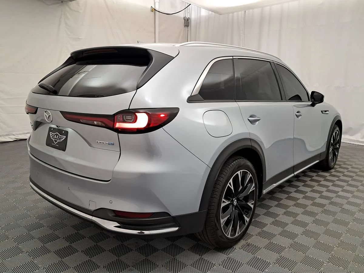 Used 2024 MAZDA CX-90 Plug-In Hybrid w/ Premium Pkg AWD/4WD image 4