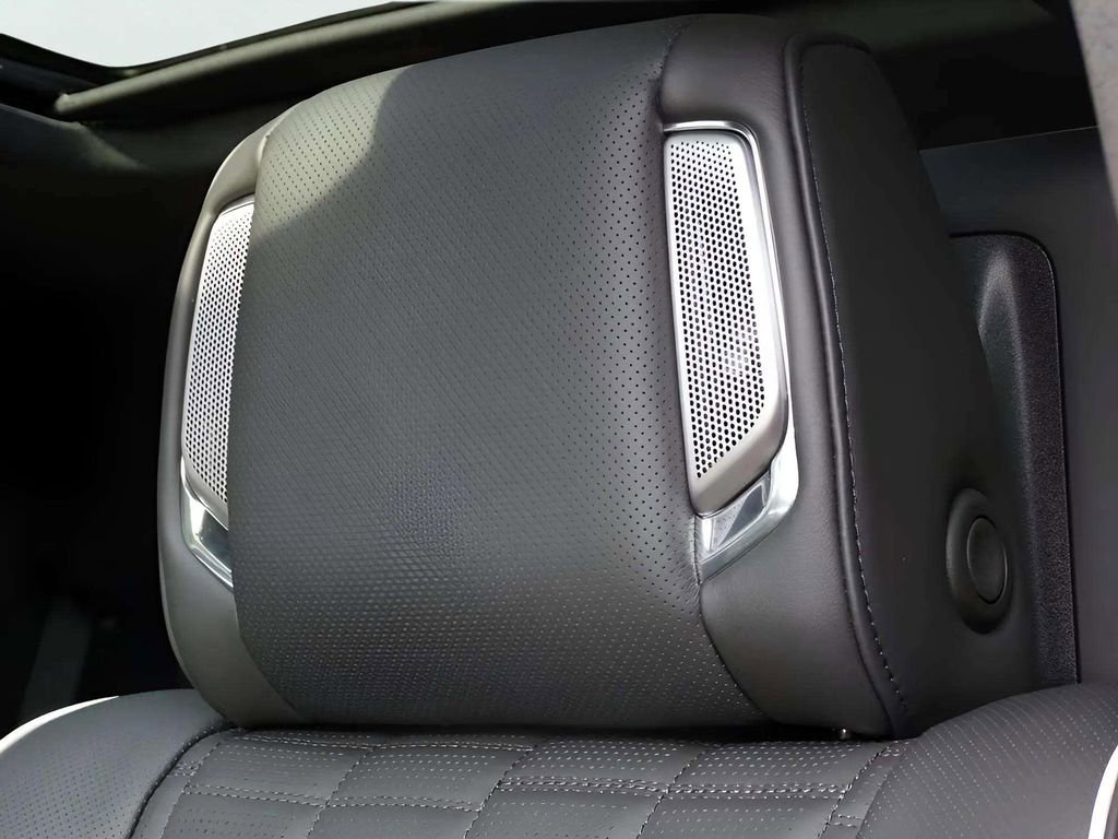Used 2025 Cadillac Escalade V image 15