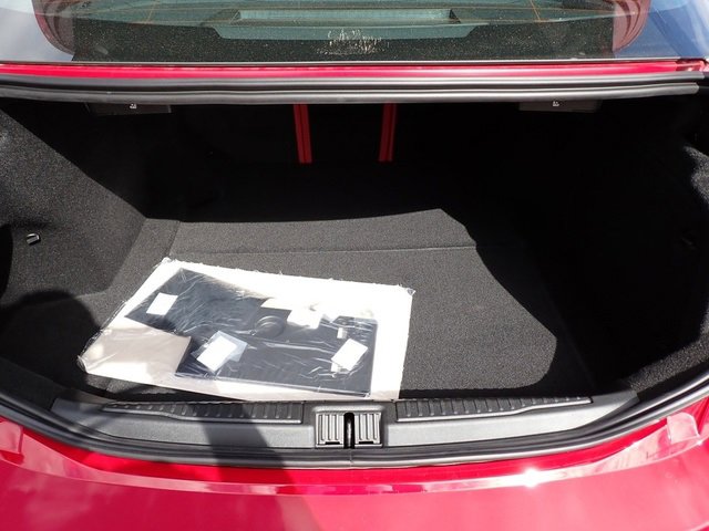 New 2025 Alfa Romeo Giulia AWD w/ Veloce Package AWD image 6