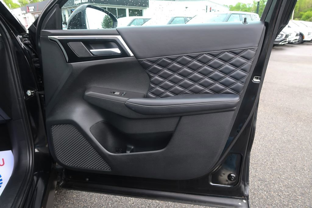 Used 2024 Mitsubishi Outlander SEL FWD image 24