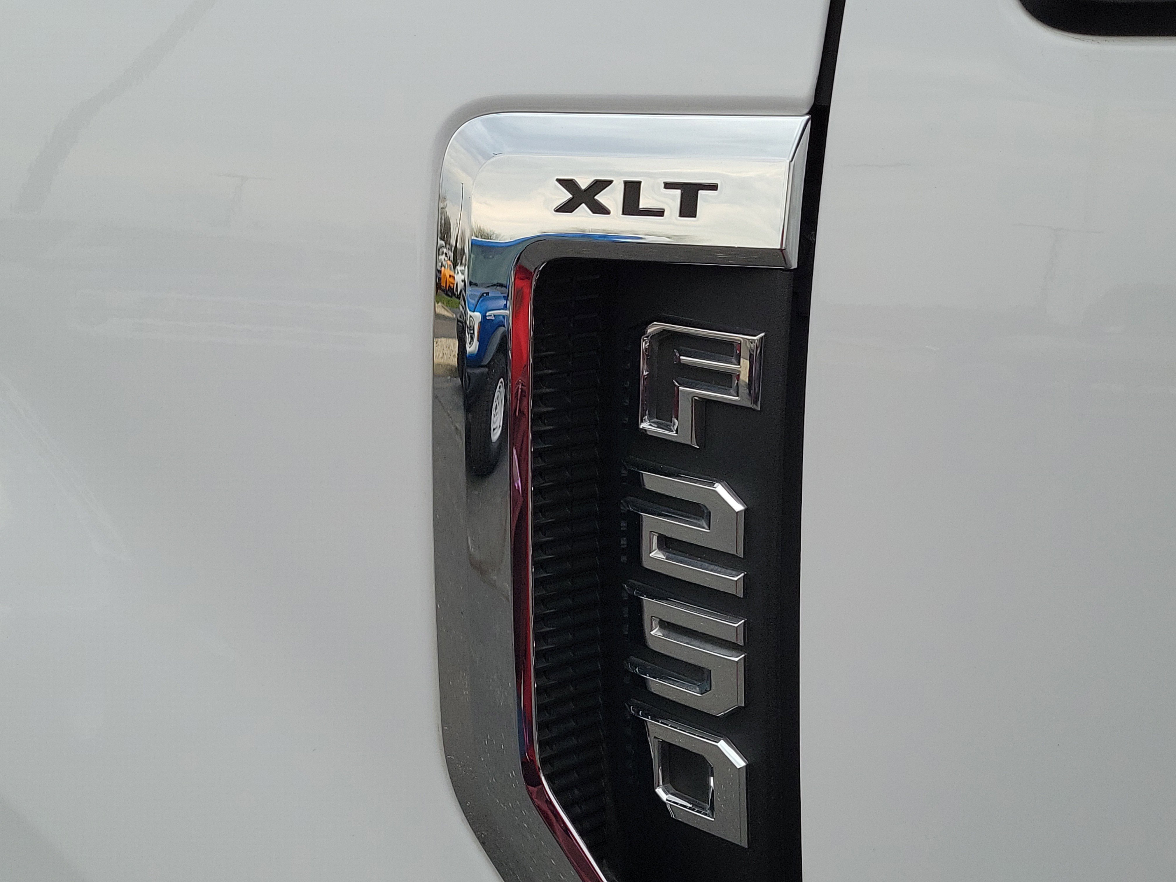 Used 2019 Ford F250 XLT w/ XLT Premium Package image 9