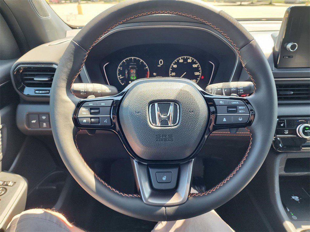 Used 2025 Honda Pilot TrailSport image 29