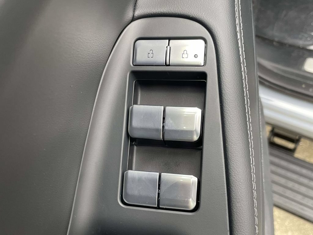 New 2026 Lincoln Navigator L Reserve w/ Jet Appearance Package AWD/4WD image 16