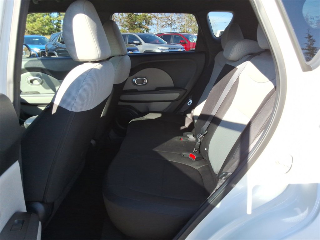 Used 2015 Kia Soul image 18