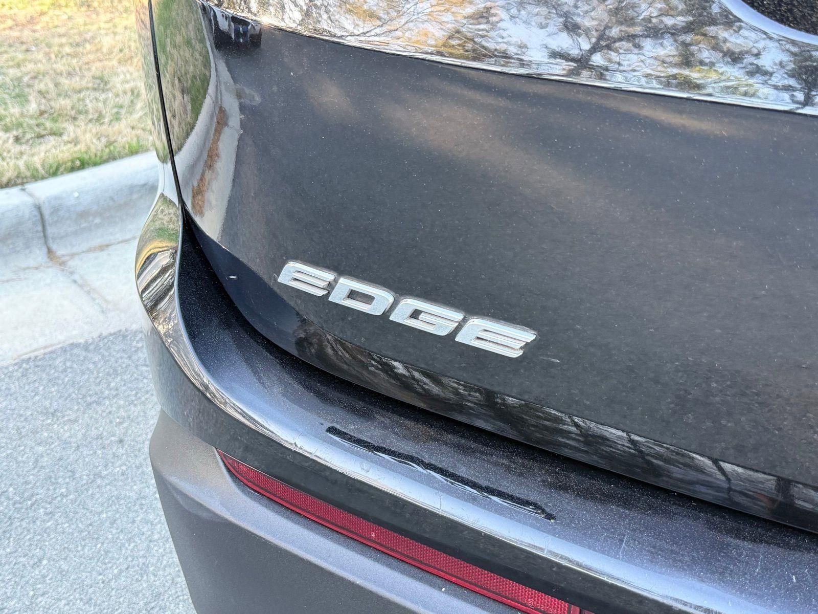 Used 2017 Ford Edge SE image 11