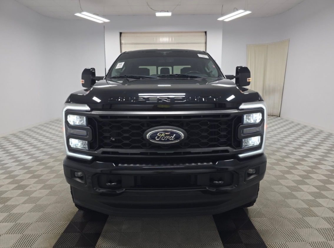 Used 2023 Ford F250 Lariat w/ Sport Appearance Package AWD/4WD image 12