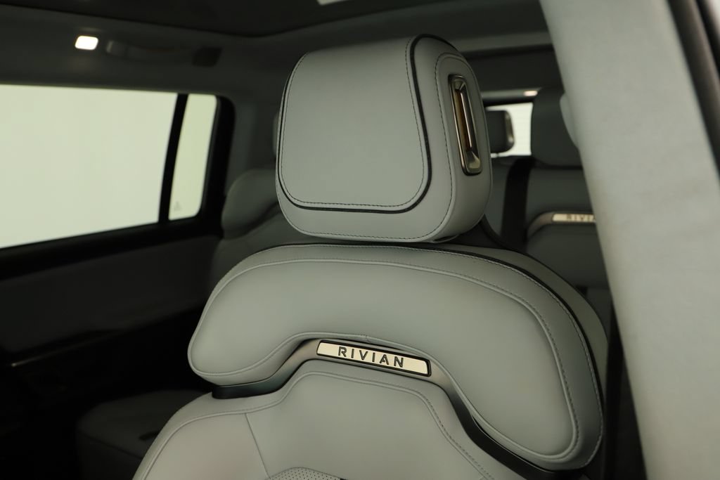 Used 2024 Rivian R1S Adventure AWD/4WD image 25