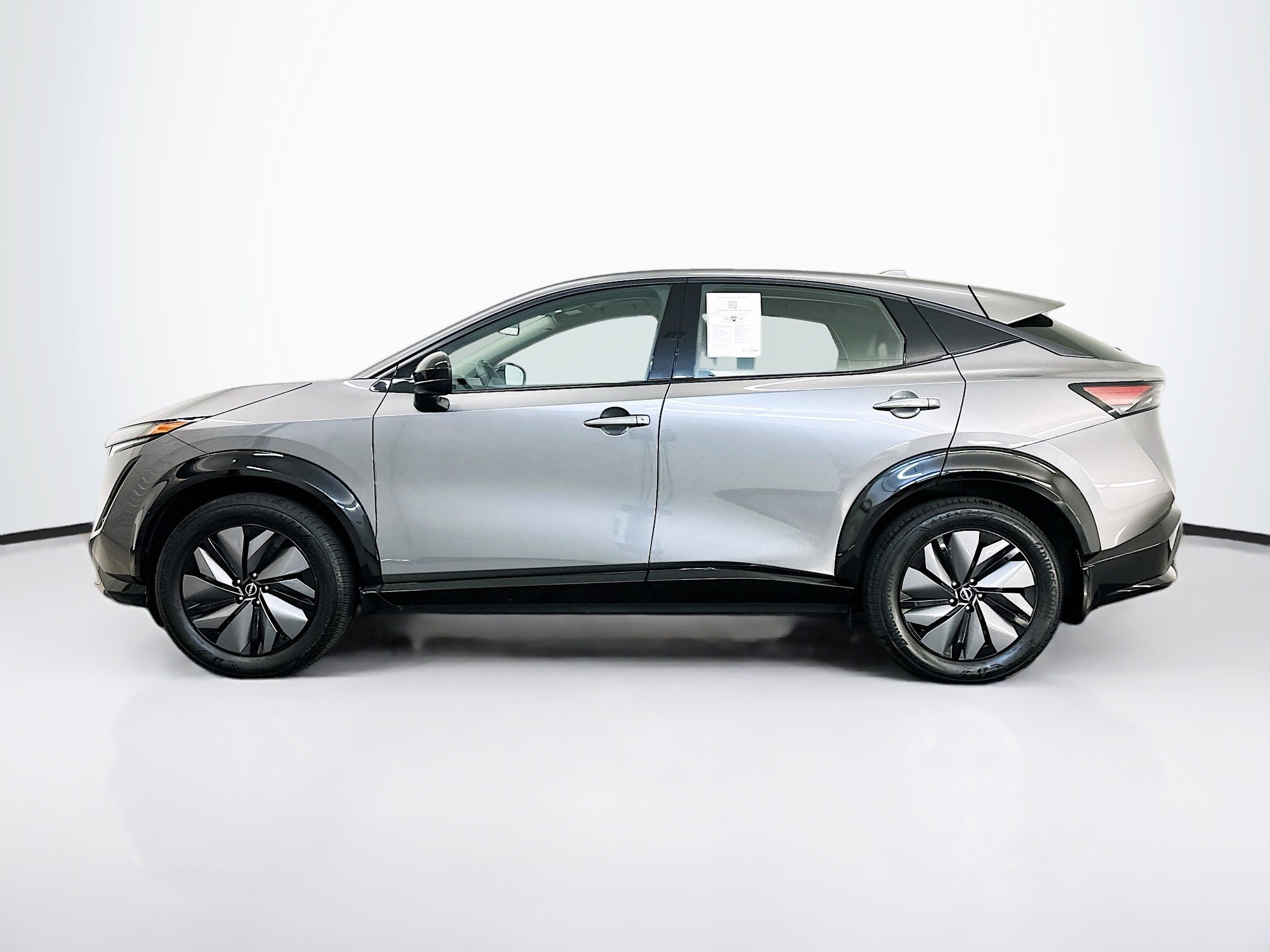 Used 2024 Nissan Ariya AWD image 4