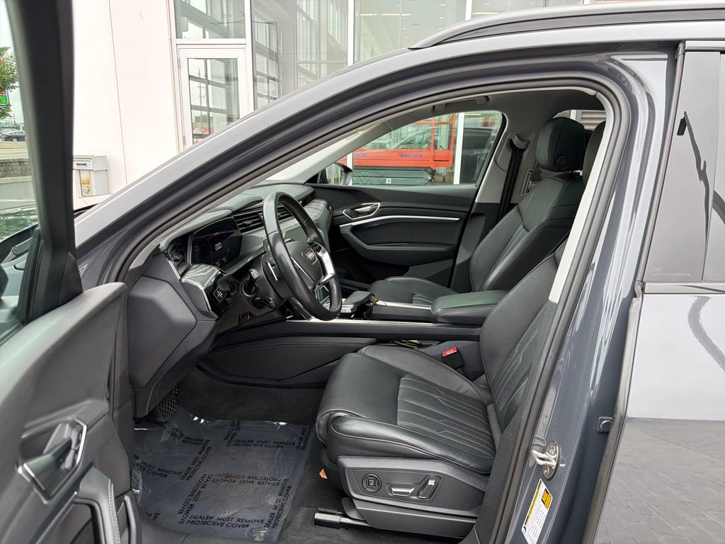 Used 2024 Audi Q8 e-tron Prestige w/ Prestige Package AWD/4WD image 9