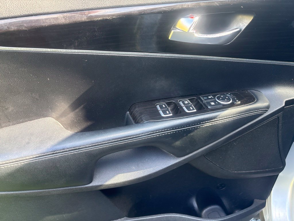 Used 2019 Kia Sorento L FWD image 7