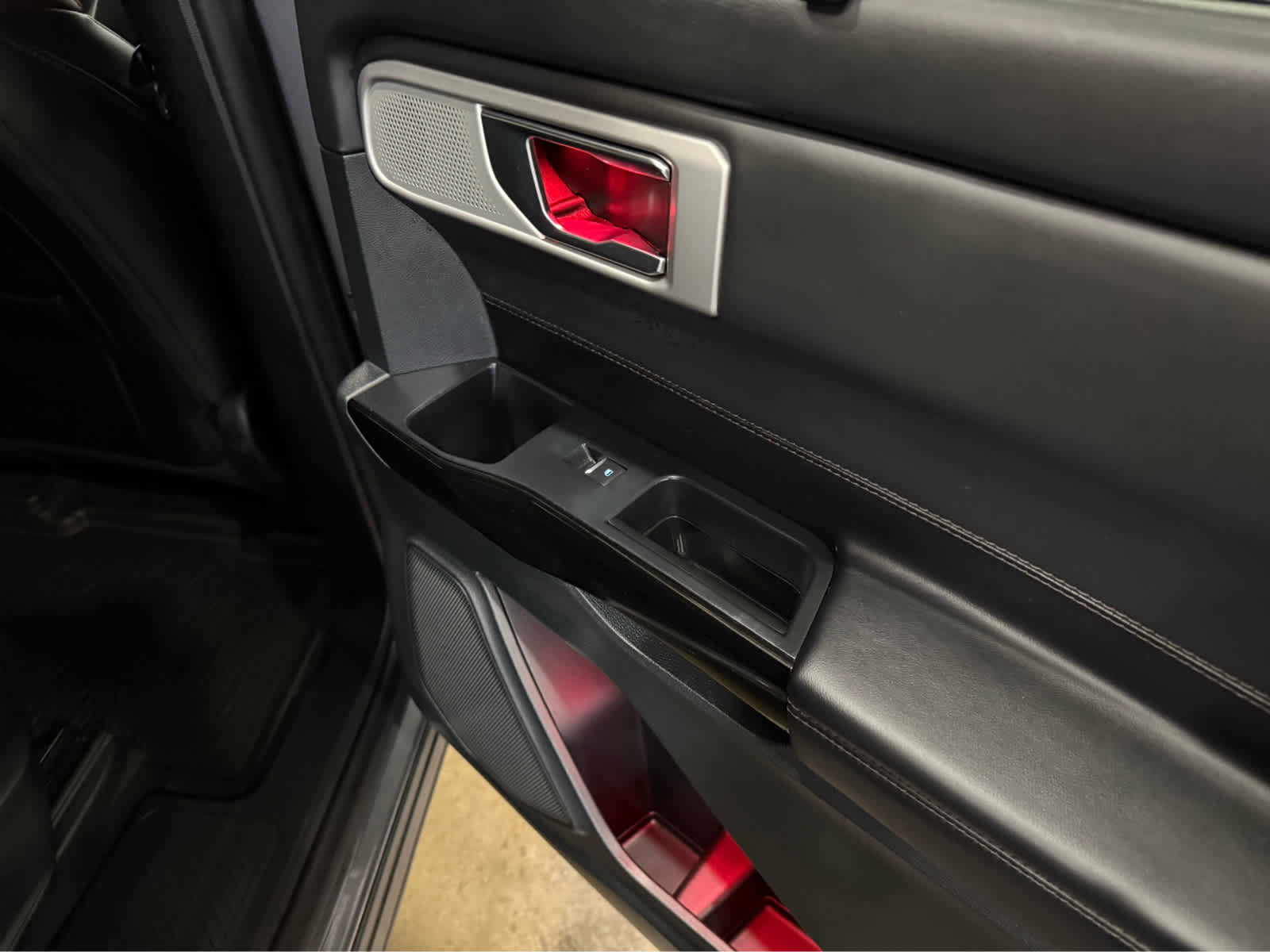 Used 2021 Ford Explorer Platinum w/ Equipment Group 601A image 27