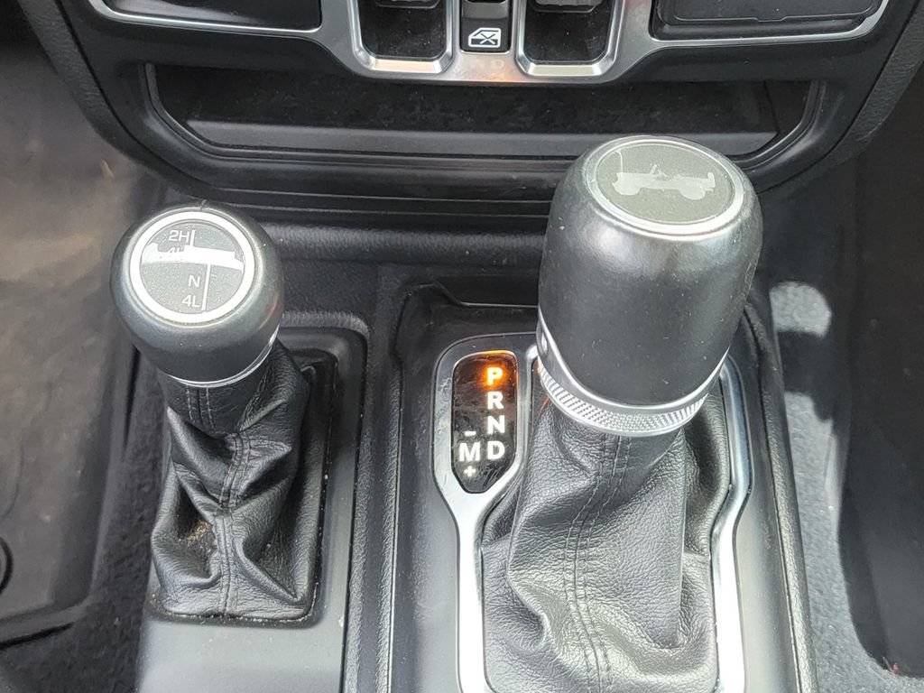 Used 2021 Jeep Wrangler Unlimited Sahara AWD/4WD image 27