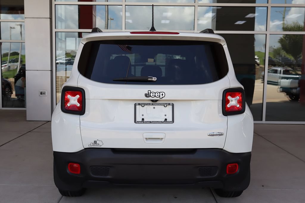 Used 2019 Jeep Renegade Latitude FWD image 7