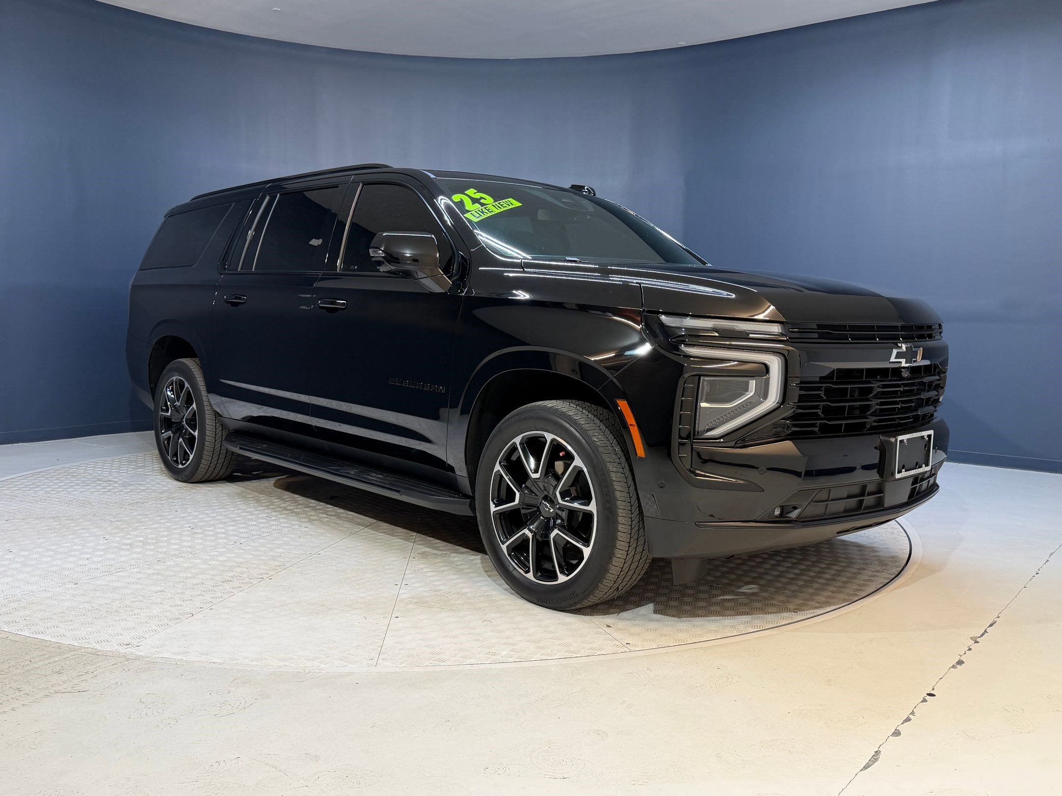 Used 2025 Chevrolet Suburban RST w/ Comfort Package image 7