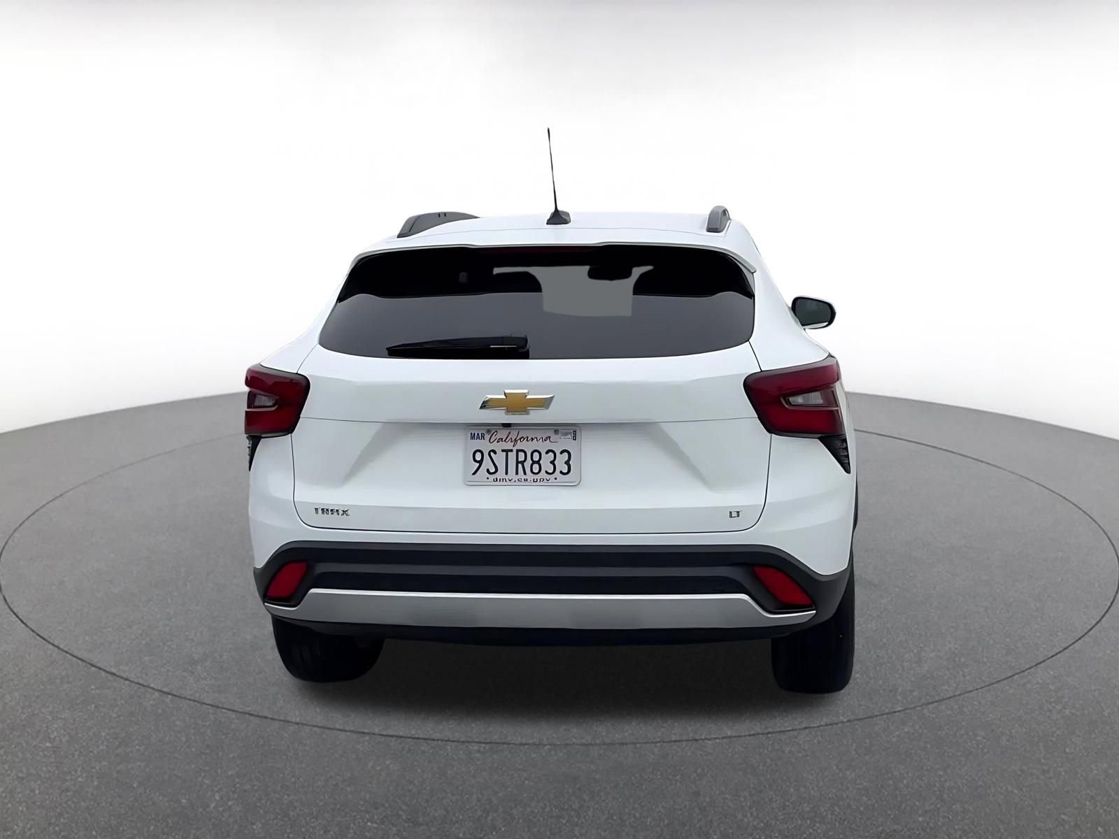 Used 2025 Chevrolet Trax LT image 12