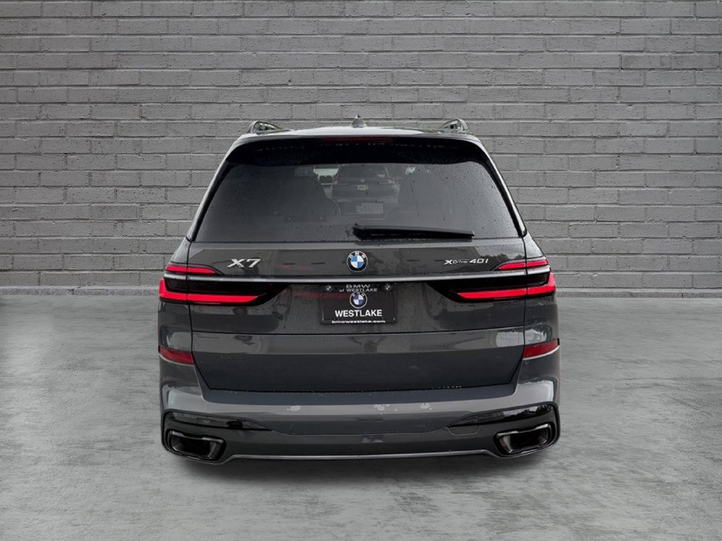 Used 2024 BMW X7 xDrive40i w/ M Sport Package AWD/4WD image 5