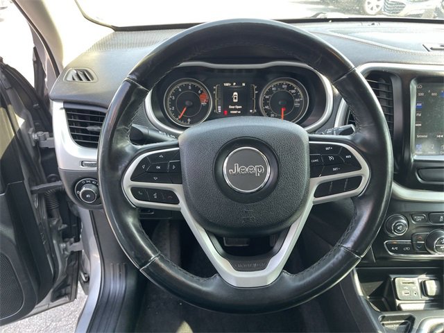 Used 2018 Jeep Cherokee Latitude Plus w/ Comfort/Convenience Group image 14