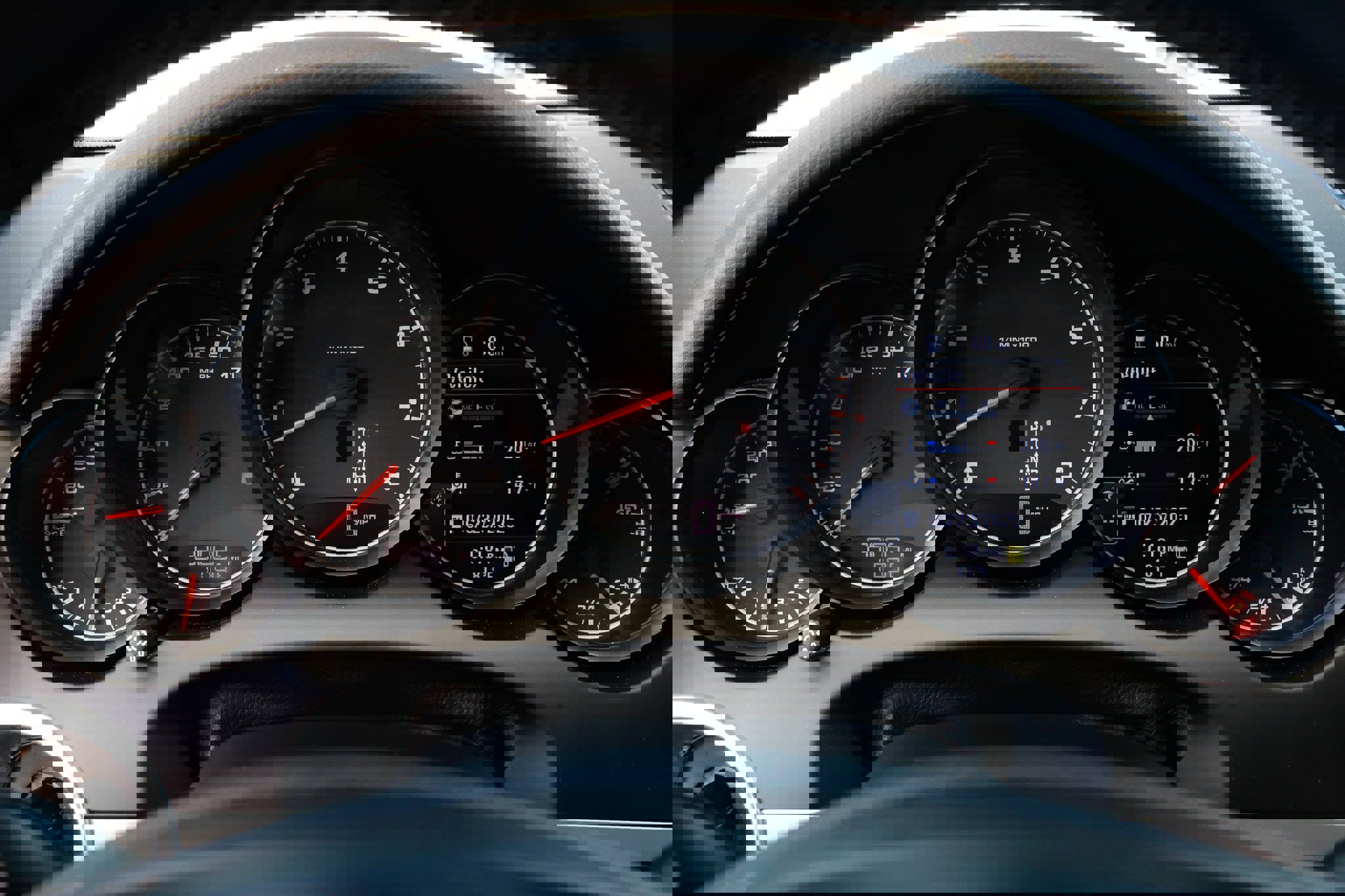 Used 2014 Porsche Cayenne Platinum Edition image 34