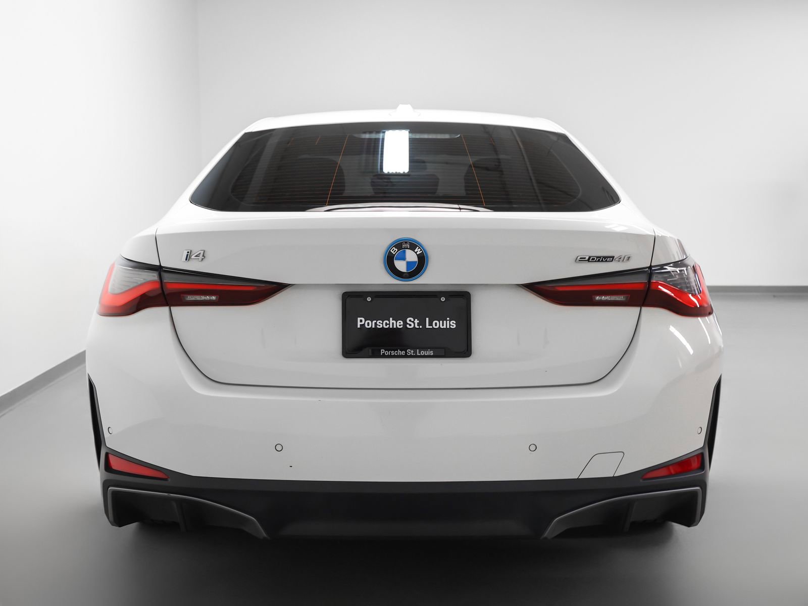 Used 2023 BMW i4 eDrive40 w/ Premium Package image 11