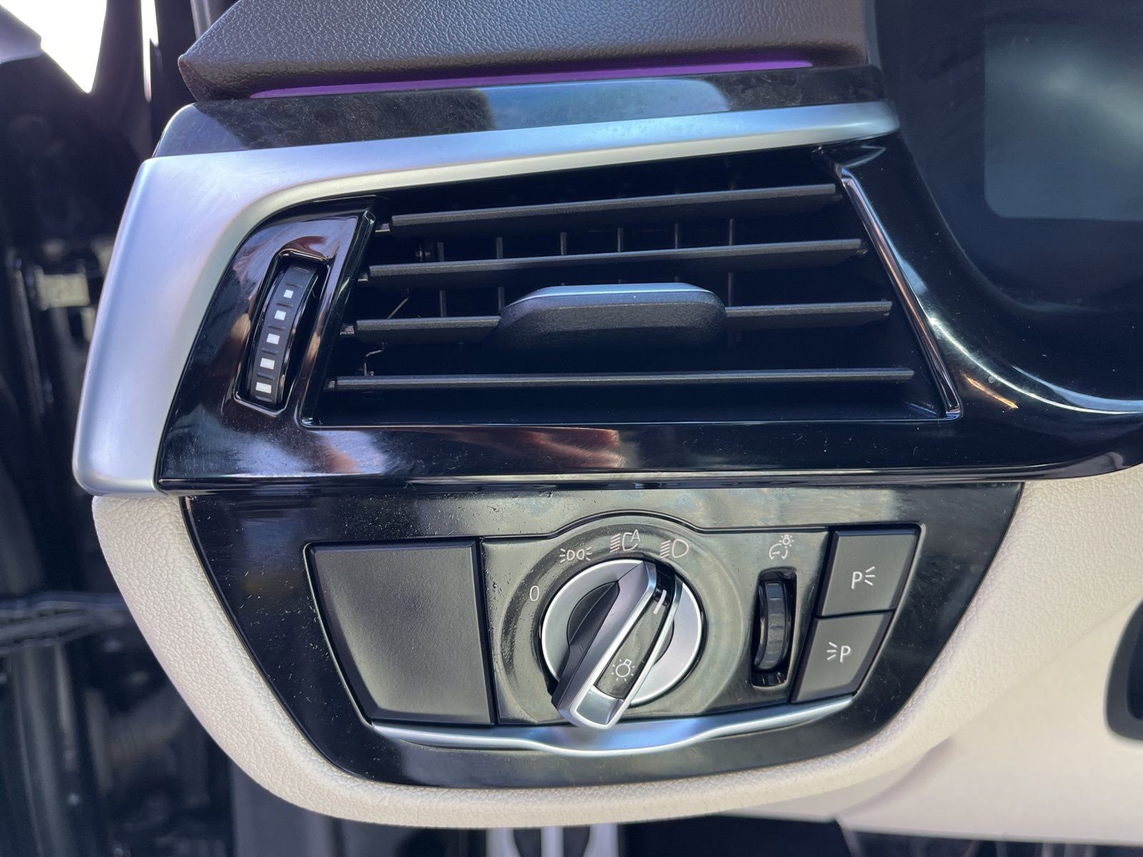 Used 2020 BMW M550i xDrive w/ Premium Package image 30