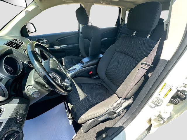 Used 2019 Dodge Journey SE FWD image 19