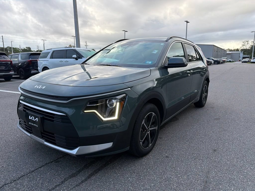 Certified 2025 Kia Niro EX FWD image 9
