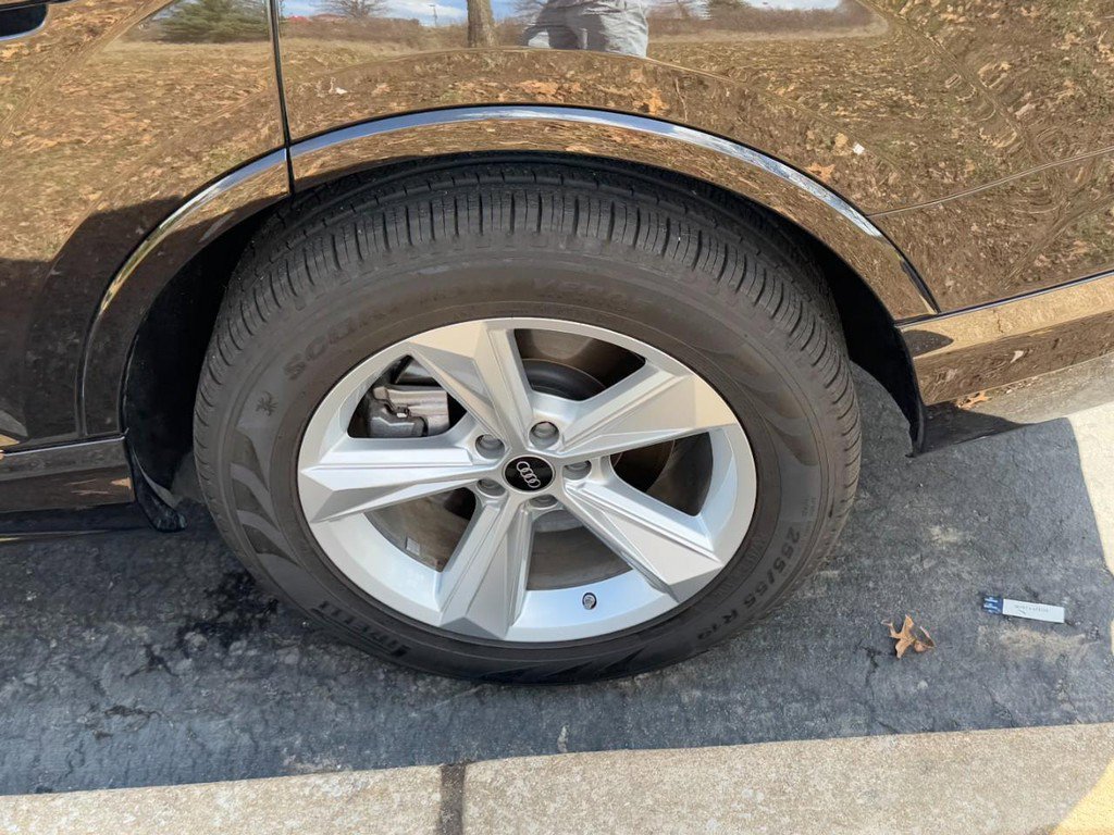 Used 2025 Audi Q7 3.0T Premium w/ Convenience Package image 5