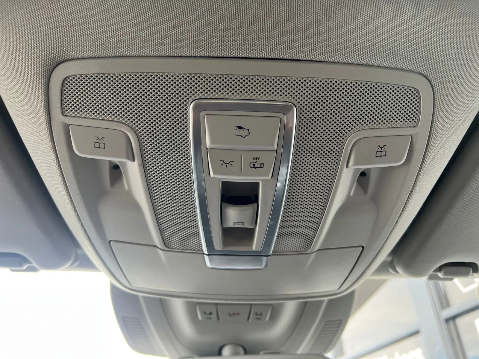 Used 2017 Mercedes-Benz GLE 350 4MATIC w/ Premium 1 Package image 48