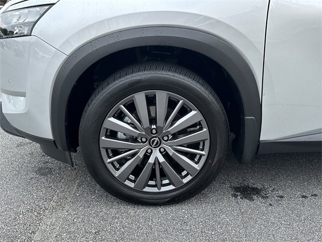 Certified 2025 Nissan Pathfinder SL w/ SL Premium Package image 12