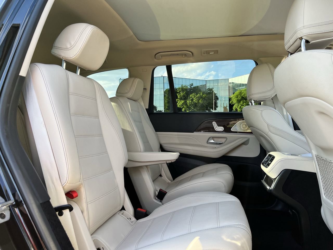 Used 2023 Mercedes-Benz GLS 580 4MATIC image 27