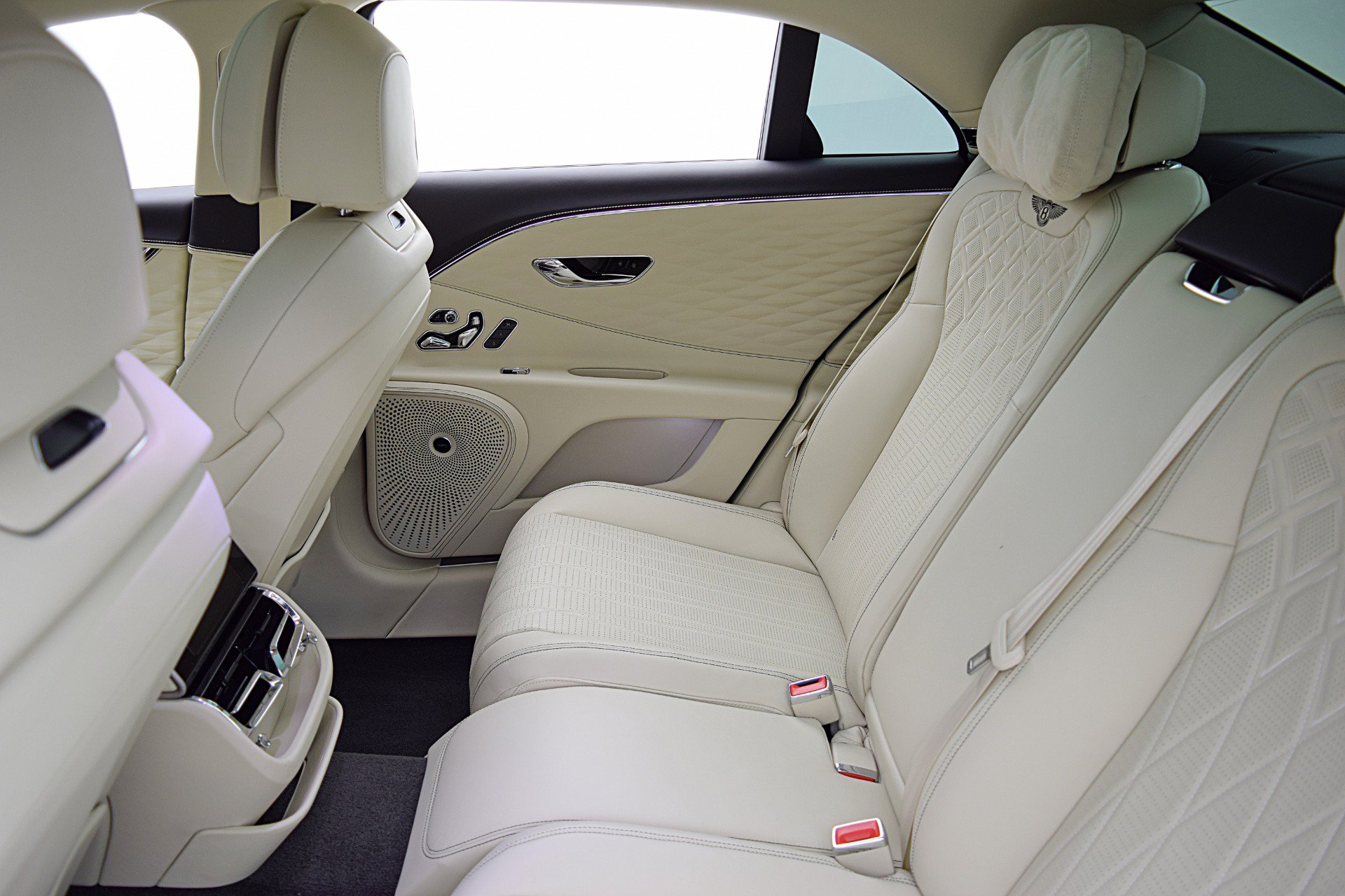 Certified 2022 Bentley Flying Spur V8 AWD/4WD image 38