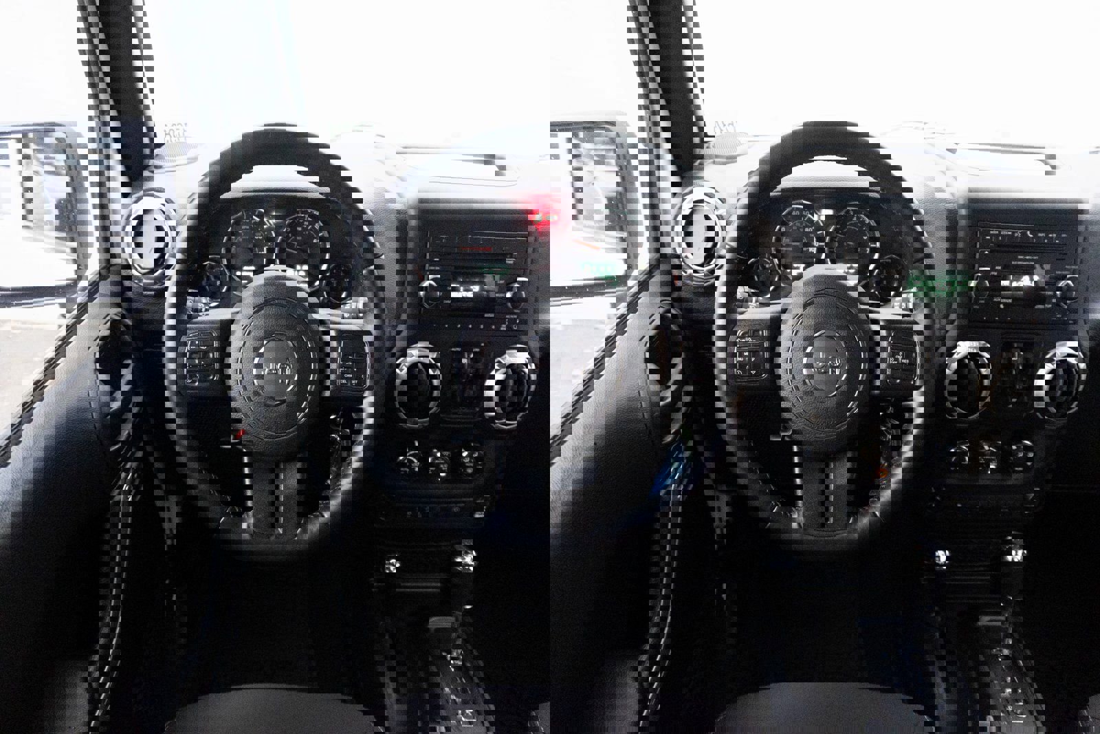 Used 2017 Jeep Wrangler Unlimited Rubicon w/ Connectivity Group image 2