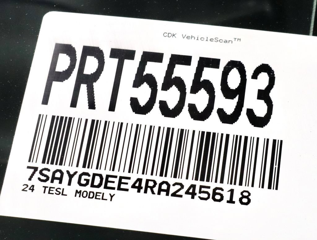 Used 2024 Tesla Model Y Long Range AWD/4WD image 34