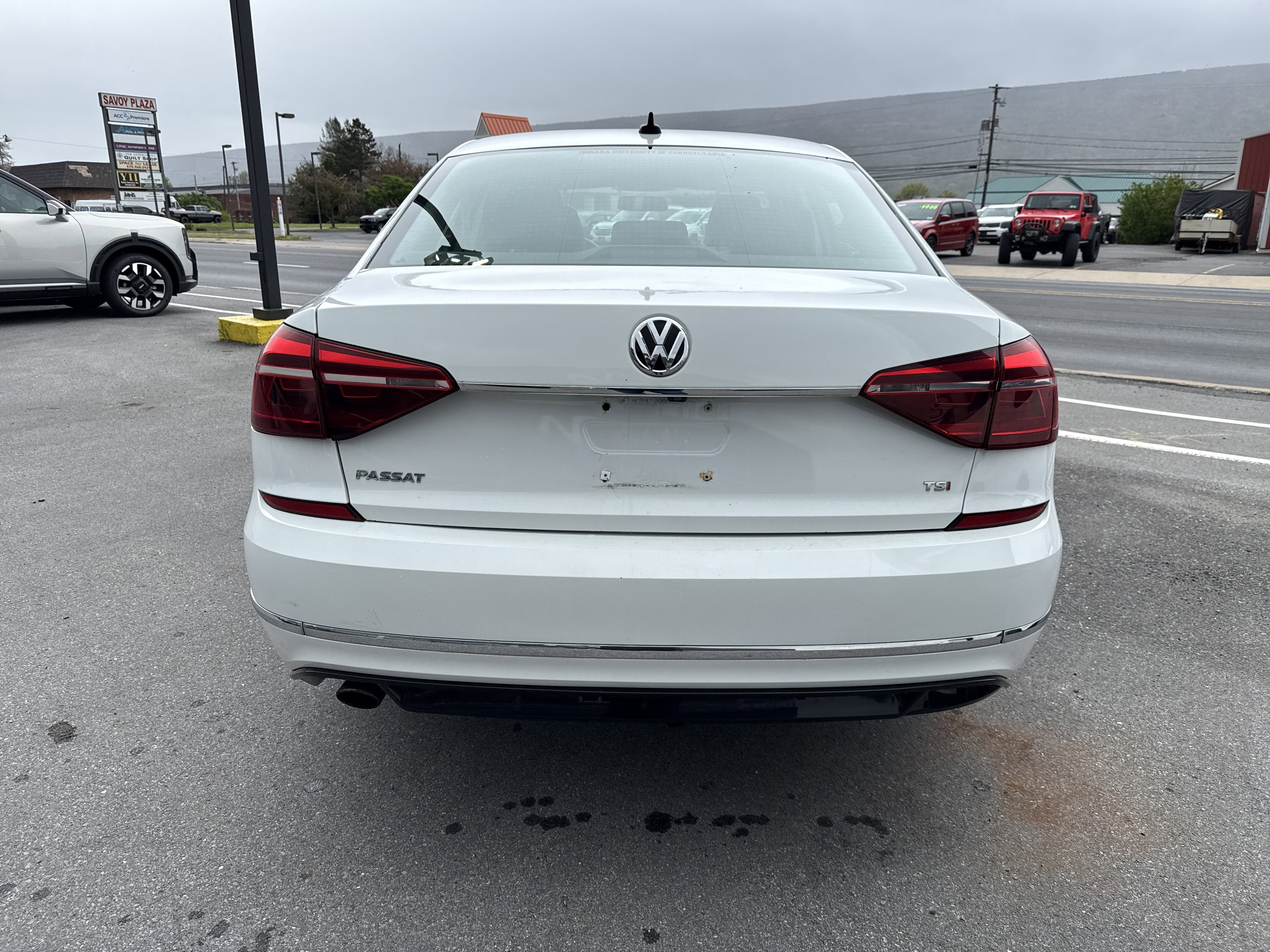 Used 2017 Volkswagen Passat 1.8T R-Line FWD video 4