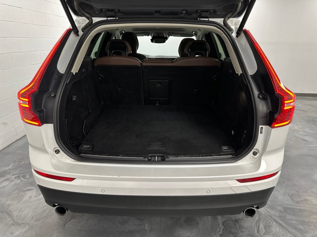 Used 2019 Volvo XC60 T6 Momentum w/ Multimedia Package AWD/4WD image 10