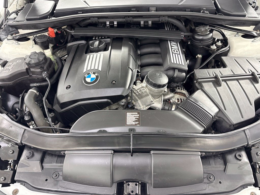 Used 2013 BMW 328i Convertible RWD image 21