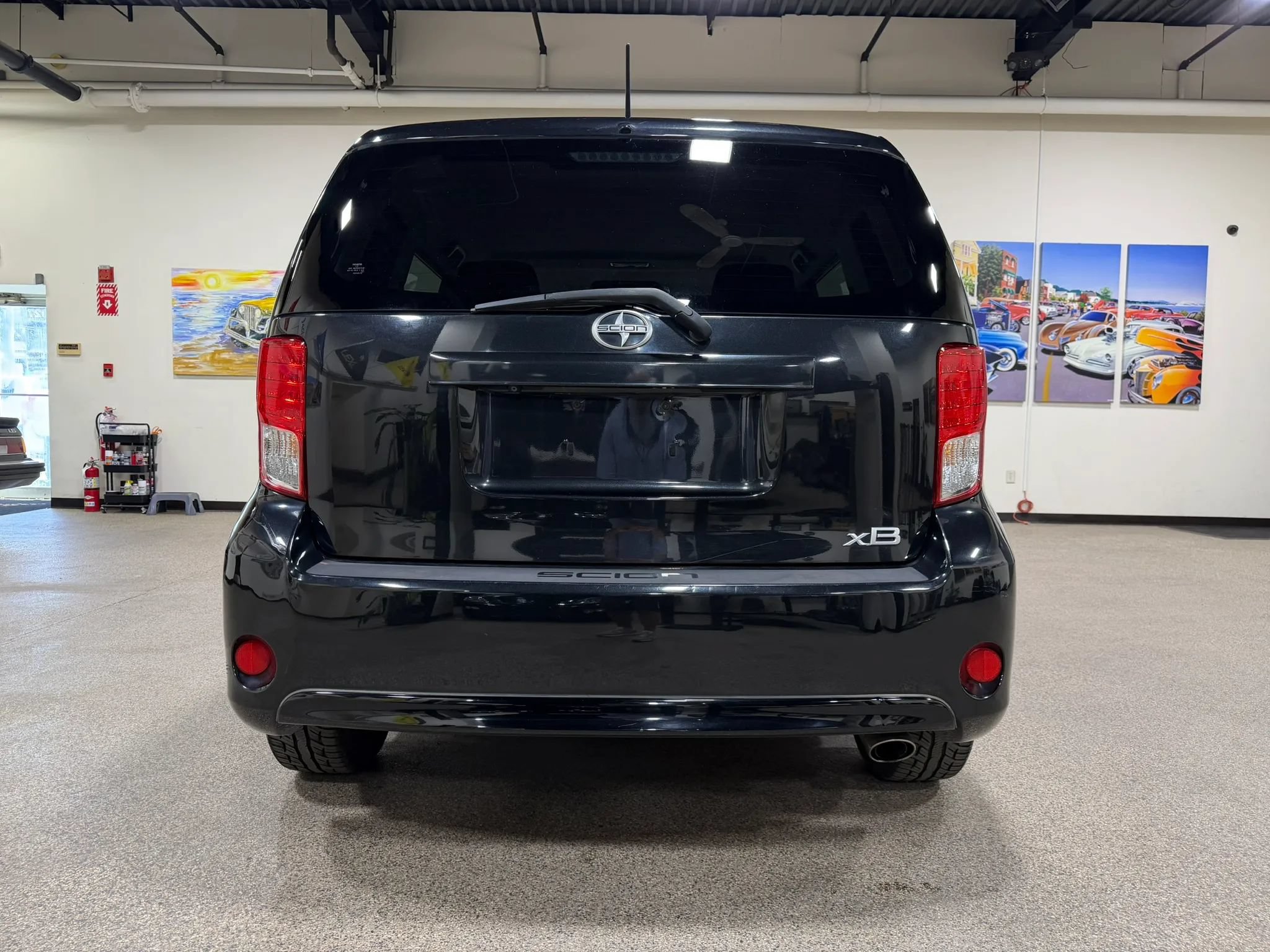 Used 2015 Scion xB FWD image 6
