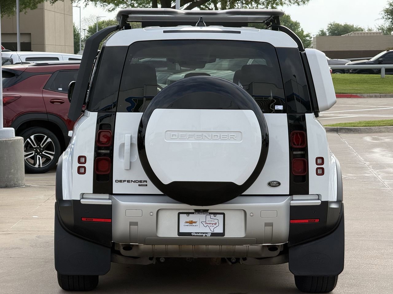Used 2023 Land Rover Defender 110 SE image 5