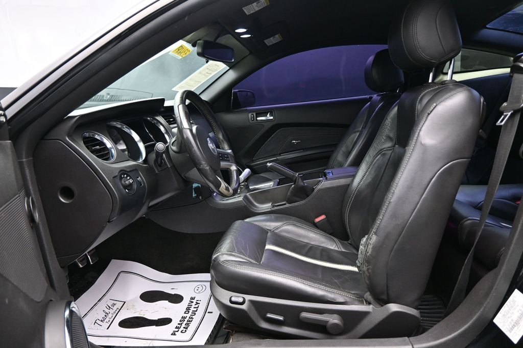 Used 2013 Ford Mustang GT Premium w/ Comfort Pkg RWD image 9