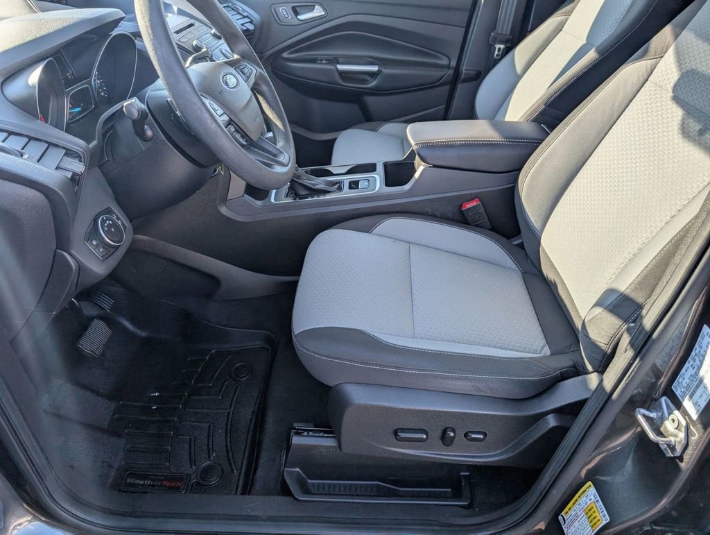 Used 2017 Ford Escape SE image 19