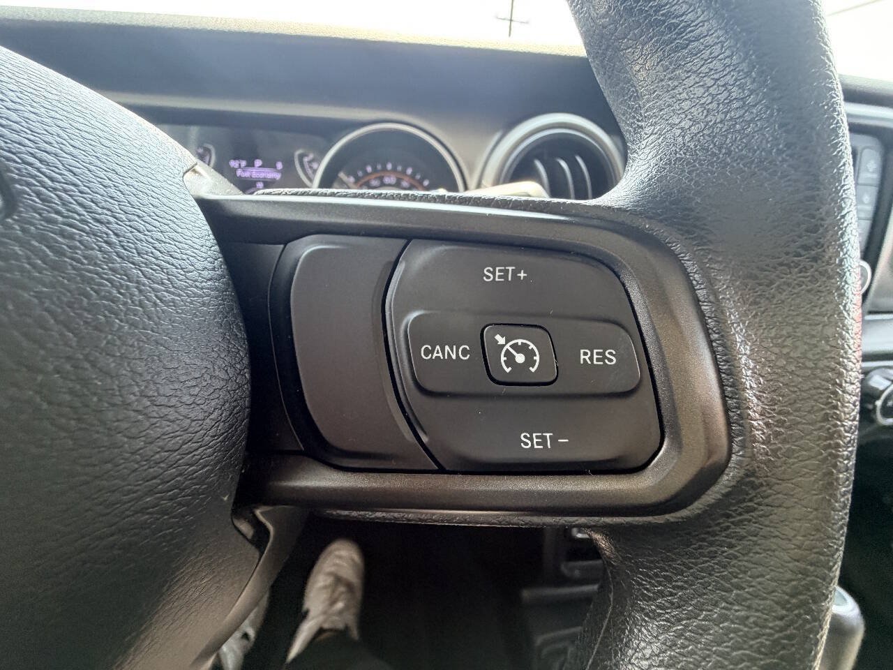 Used 2018 Jeep Wrangler Unlimited Sport AWD/4WD image 9