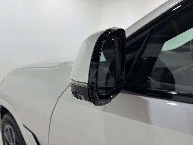 Certified 2024 BMW X6 xDrive40i w/ Premium Package AWD/4WD image 9