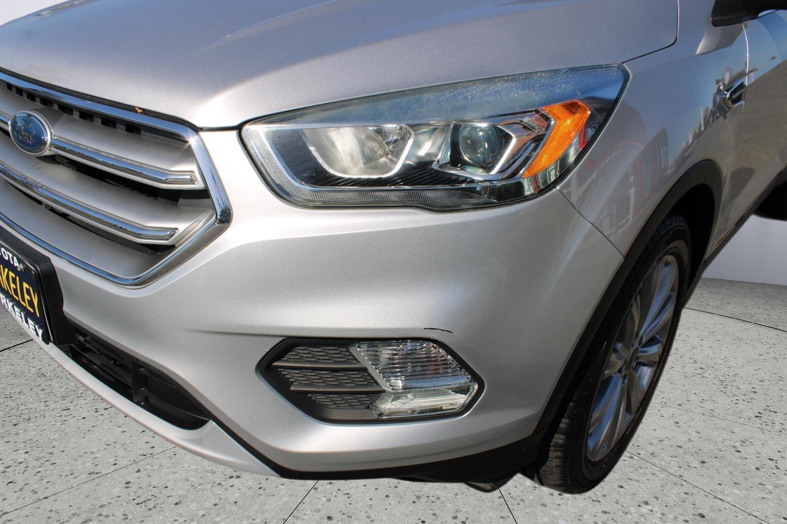 Used 2017 Ford Escape Titanium image 10