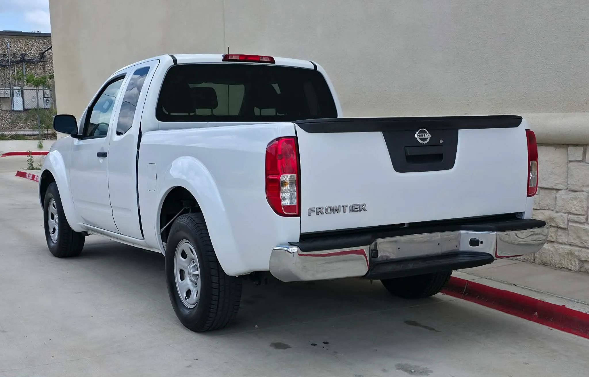 Used 2016 Nissan Frontier S RWD image 6