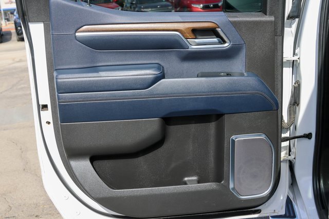 Used 2023 Chevrolet Silverado 1500 High Country w/ Technology Package image 16